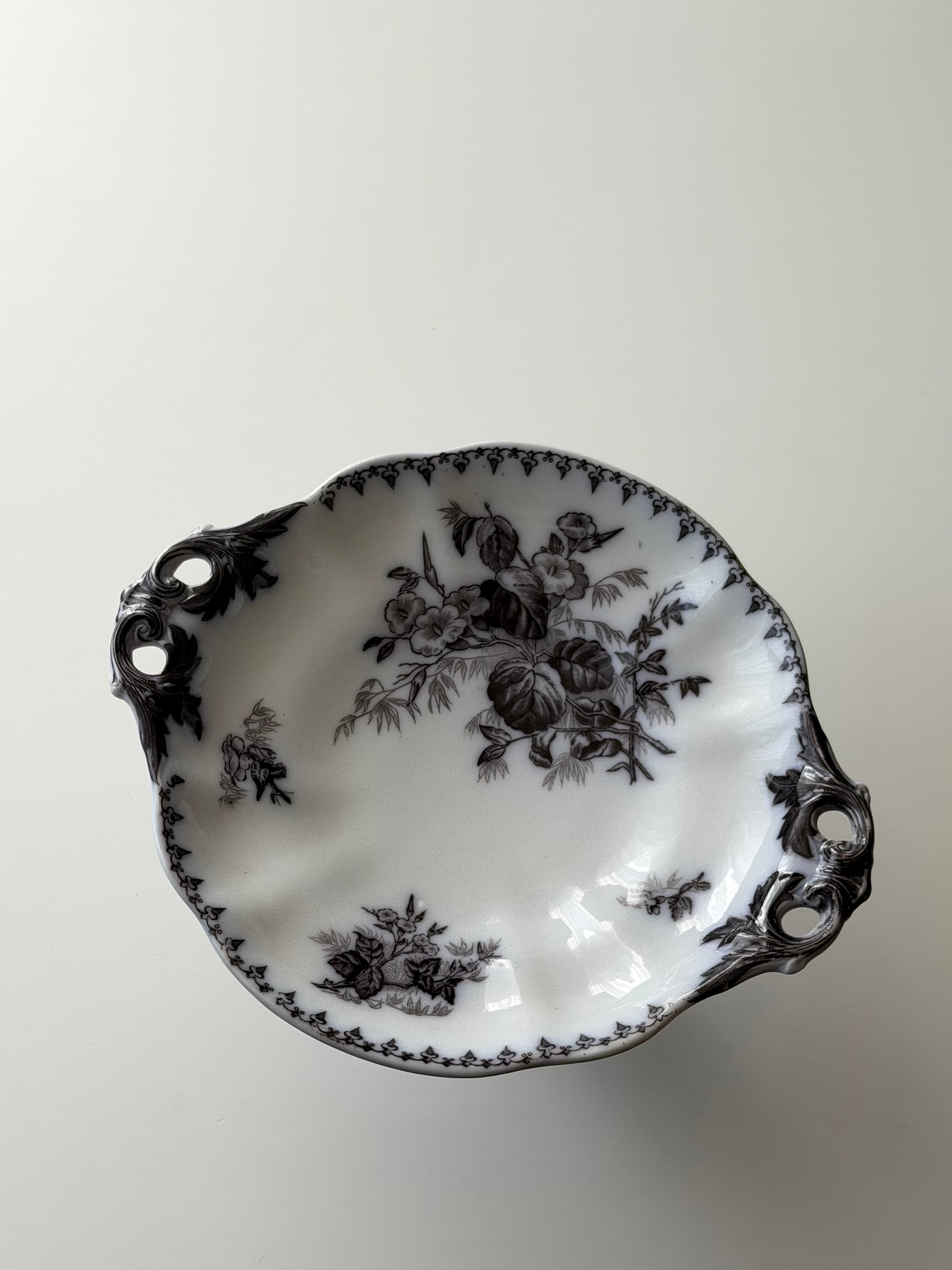 フランス　アンティーク　サルグミンヌ　Flore コンポティエ Sarreguemines サルグミンヌ / “FLORE” 野花のコンポティエ | VIRON