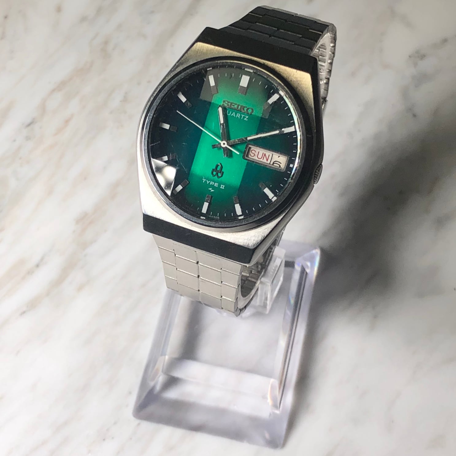 vintage SEIKO cut glass quartz watch 