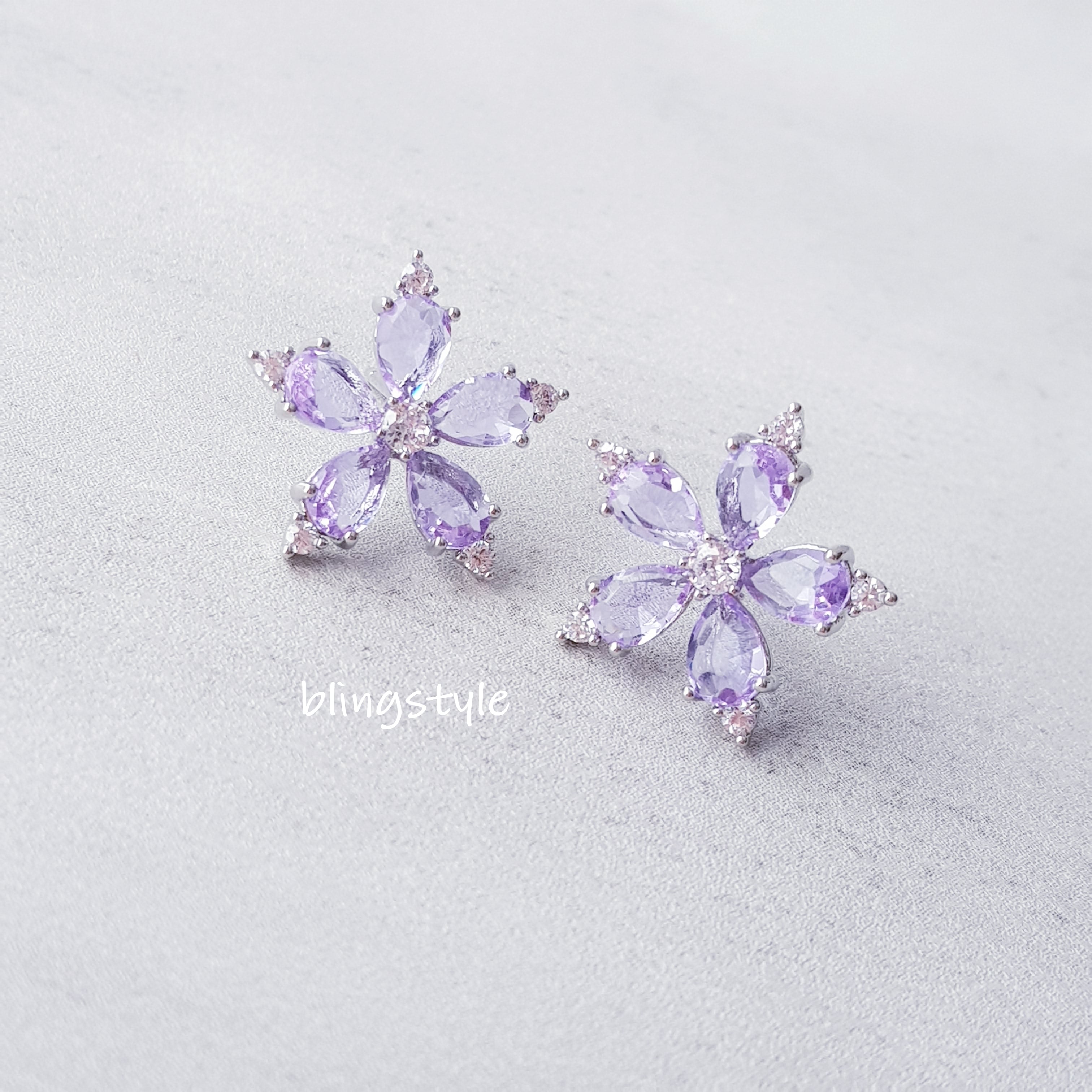 小ぶり パープル cz フラワー ピアス イヤリング | blingstyle