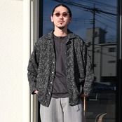 INTERIM(インテリム)LVMH社デッドストックコレクションからピックしたヴァージンウール主体のブークレツイードシャツジャケットスタイル