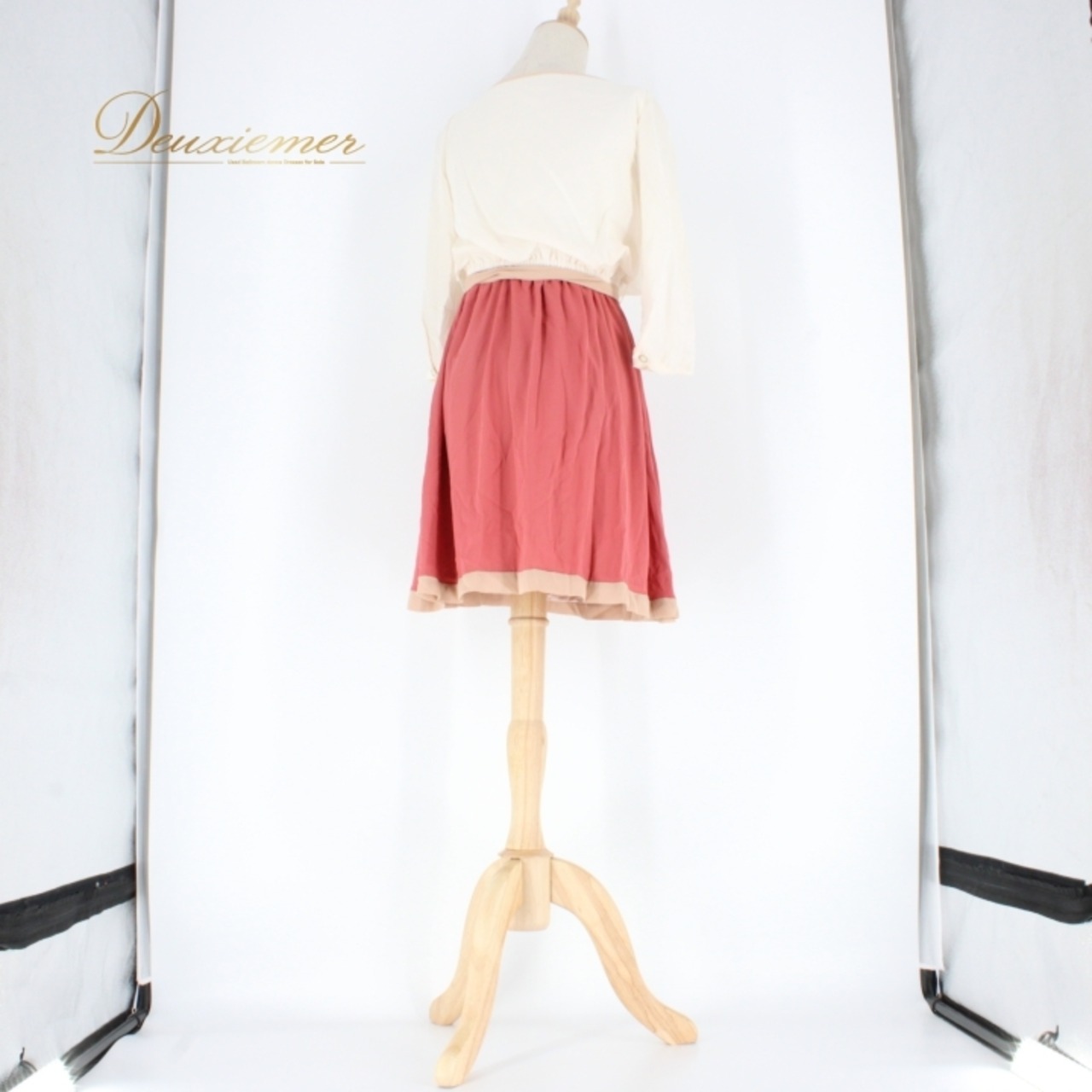 パーティドレス ワンピース LD prime エルディープライム カラオケ フォーマル 演奏会 発表会 二次会 白 ホワイト系 ベージュ系 レッド系 スタイルアップ 伸縮性 ドレス 女性用 結婚式 お呼ばれ 週末デート 丸首 長袖 かわいい 洗練された オシャレ シンプル カジュアル 特別な日 クラシック スリム フェミニン 軽やか 柔らかい