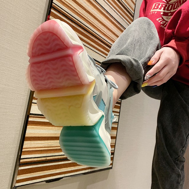 ネットレッドレインボーボトムゼリーパパシューズ女性insタイドショー足小2020春新カジュアルスーパーファイヤースポーツシューズ 部族の婦人靴3282287