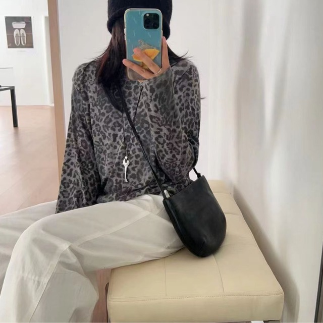 leopard cut and sew top J00022