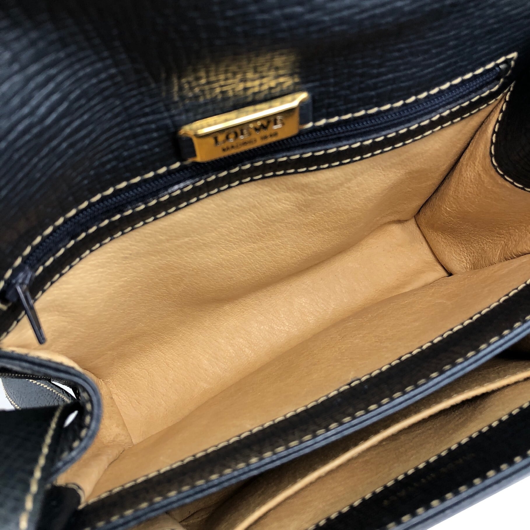 LOEWE ロエベ ショルダーバッグ ネイビー ターンロック レザー