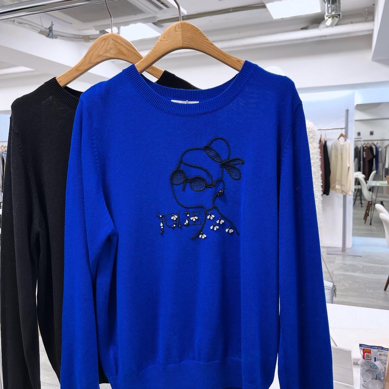 ロージー  Rosiee 女の子柄刺繍Knit