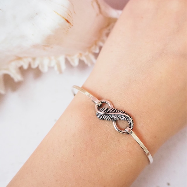 Infinity Feather Hoop Silver Bangle《SILVER925》18380429