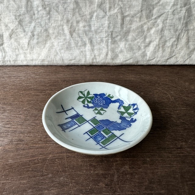 青と緑の不思議な印判小皿 (A)