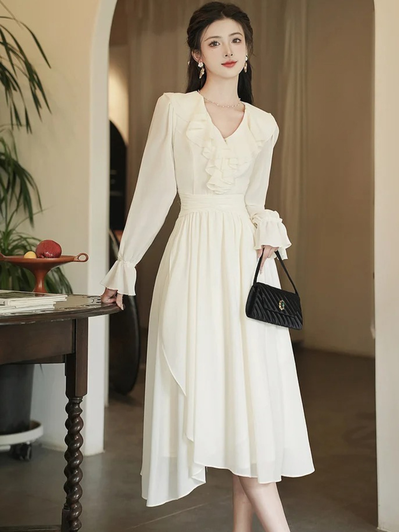 【0087】Vintage V-neck Flare Long Sleeve Dress