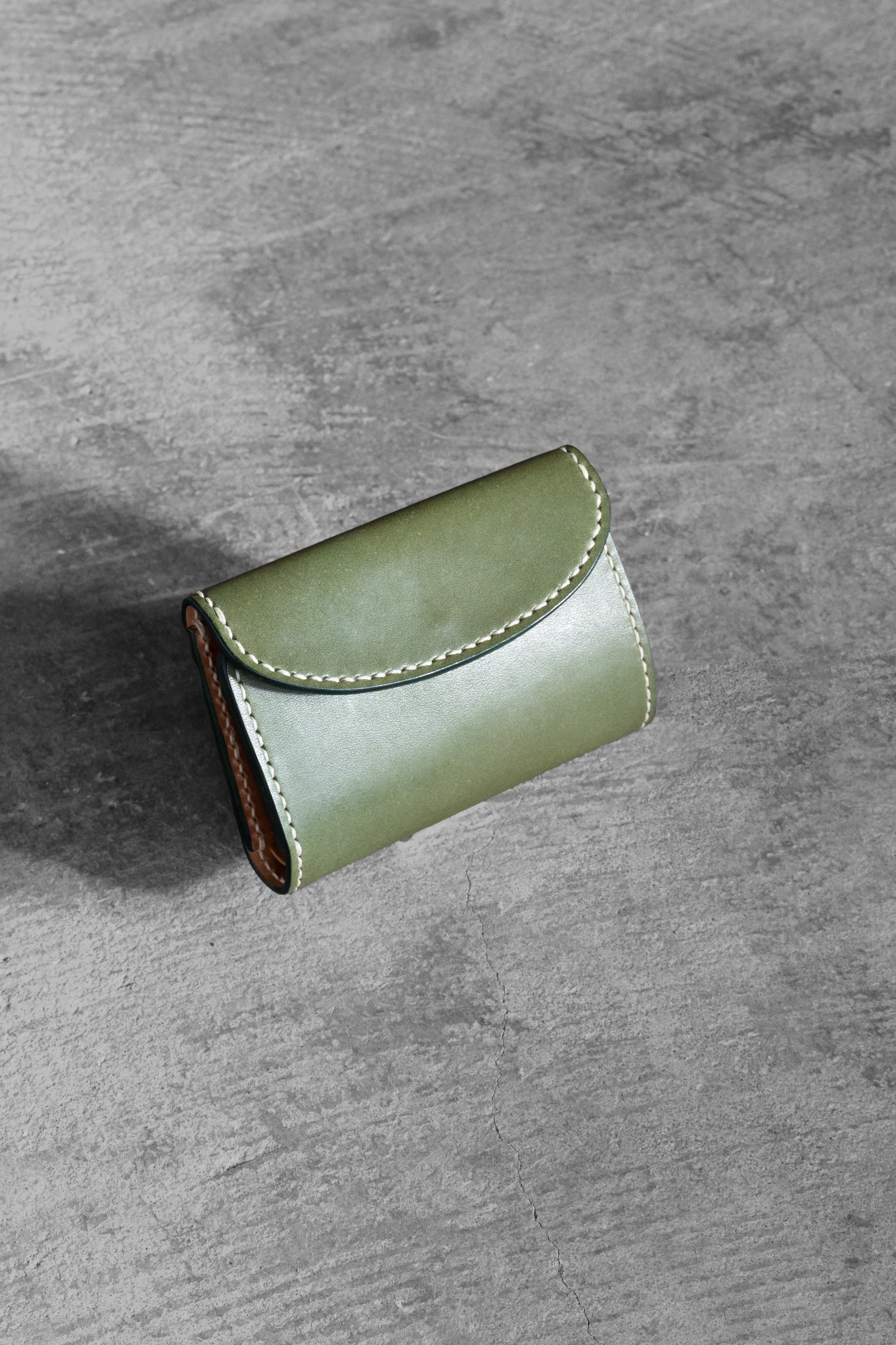 Middle wallet / Oil【送料無料】 | 高級皮革ならminca｜栃木レザーの