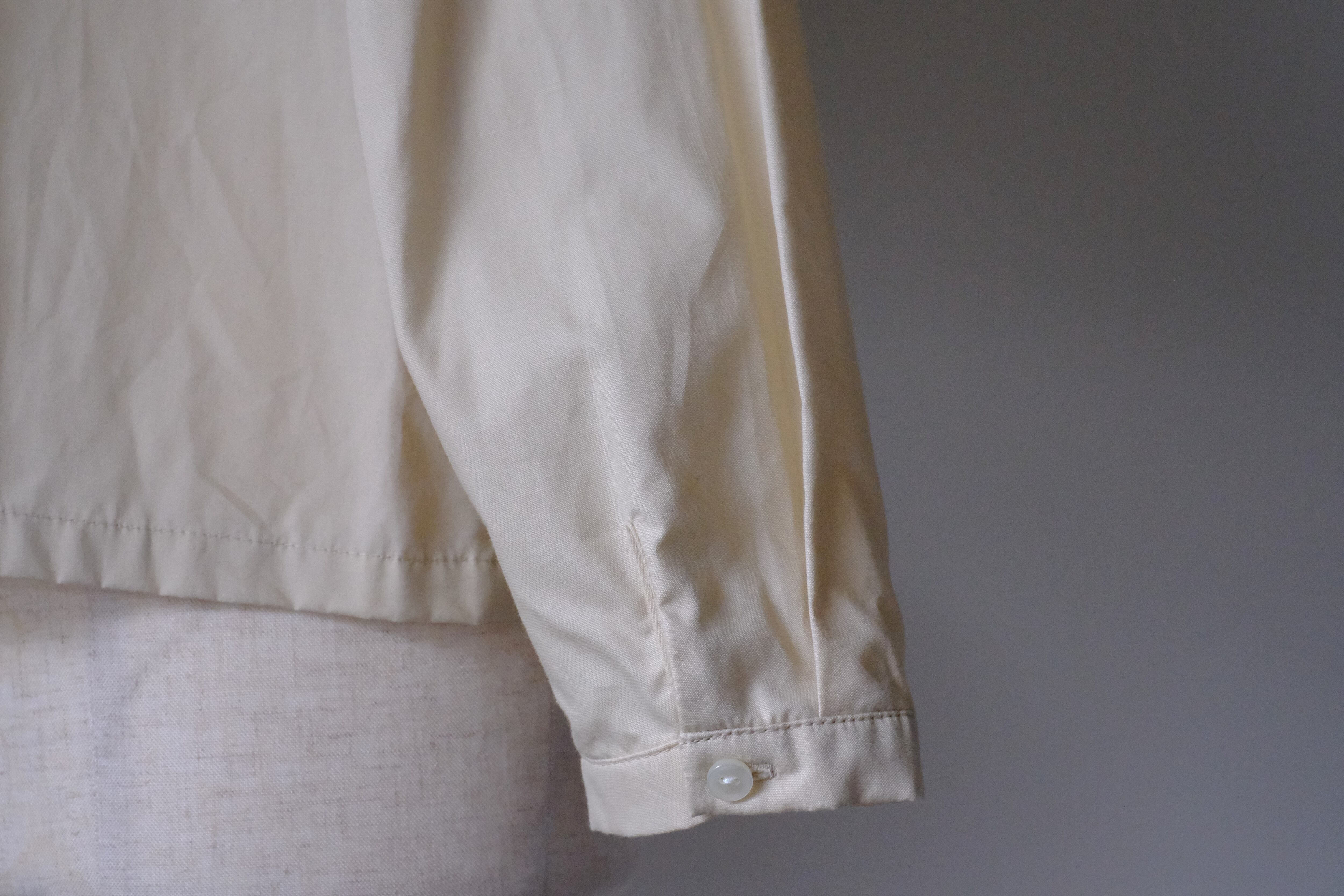 長袖スタンドカラーブラウス(ベージュ/刺繍無)