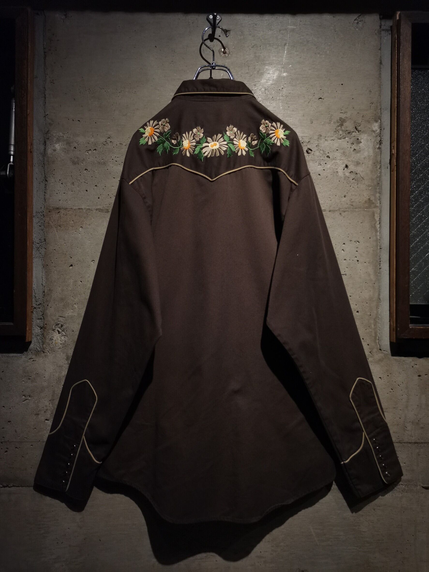 Caka】Flower Embroidery Pattern Vintage Western Shirts | Caka(カカ