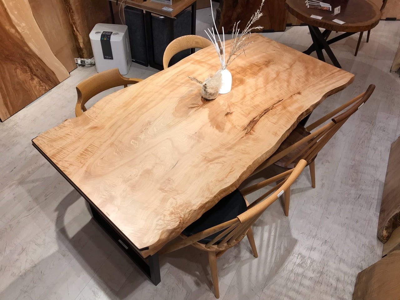 栃（トチ）_1800×910-850×56_横浜元町店_テーブル天板/一枚板 242266