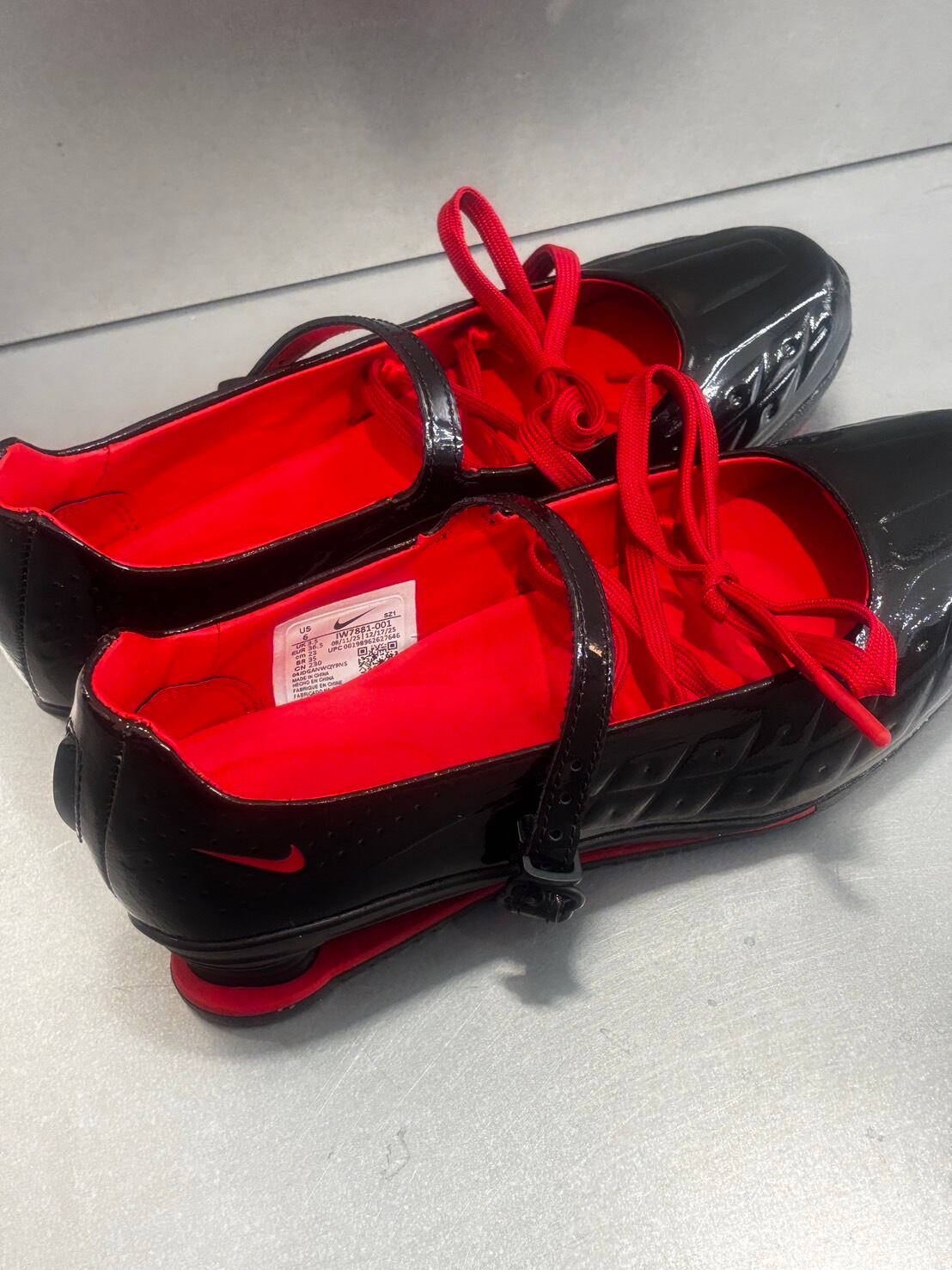 Nike Bristol 赤黒ストライプ セットアップ Mサイズ 26SS】NIKE ナイキ / LABELHOOD × NIKE SHOX Z CALISTRA “Black
