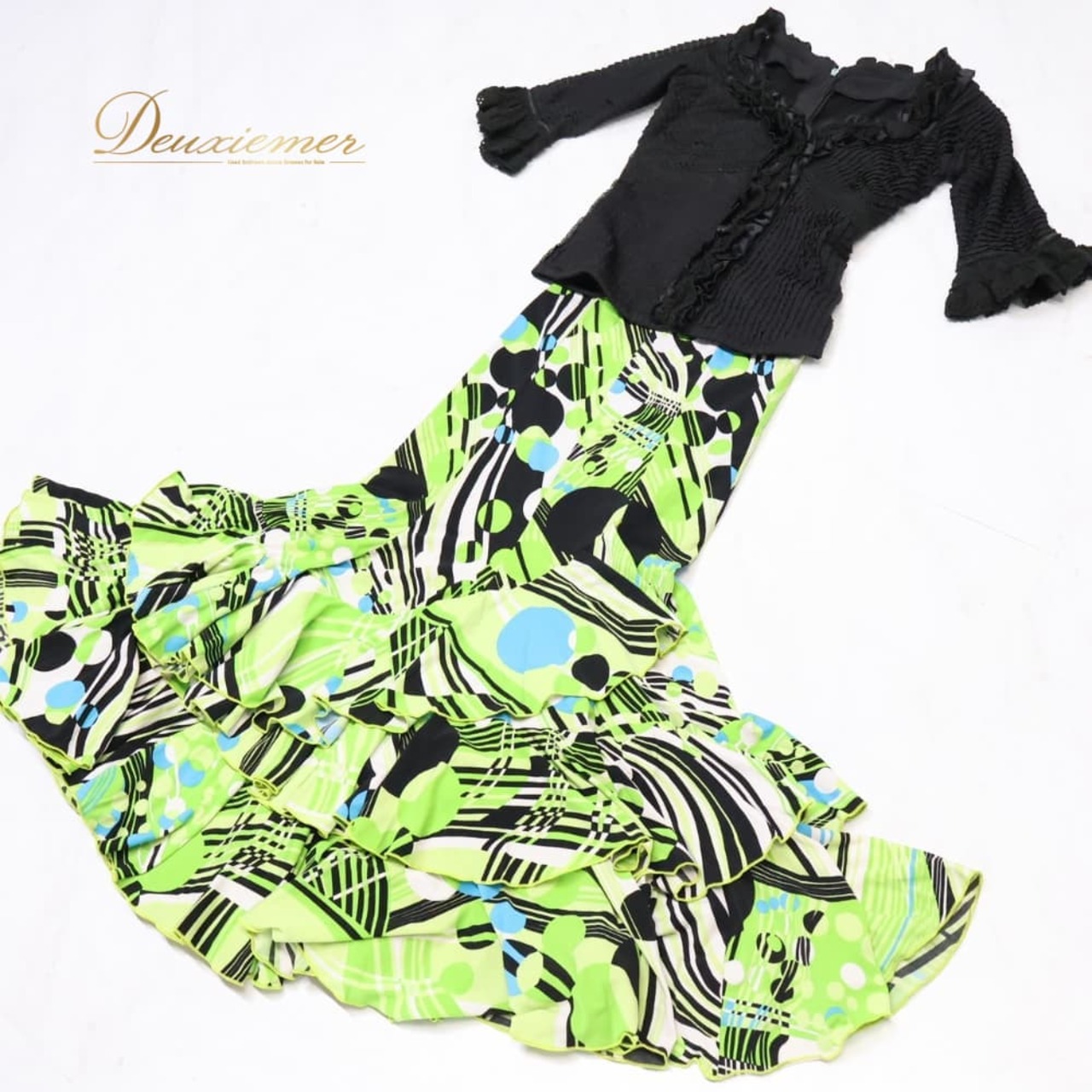 フラメンコ 衣装 SONIA JOHNES ソニアジョーンズ ツーピース ブラック系 トップス ファルダ スカート 上下セット セットアップ 幾何学模様 緑 黒 白 青 可愛い ボランテ フリル 華やか ダンス衣装 イベント ホワイト系 ブルー系 グリーン系