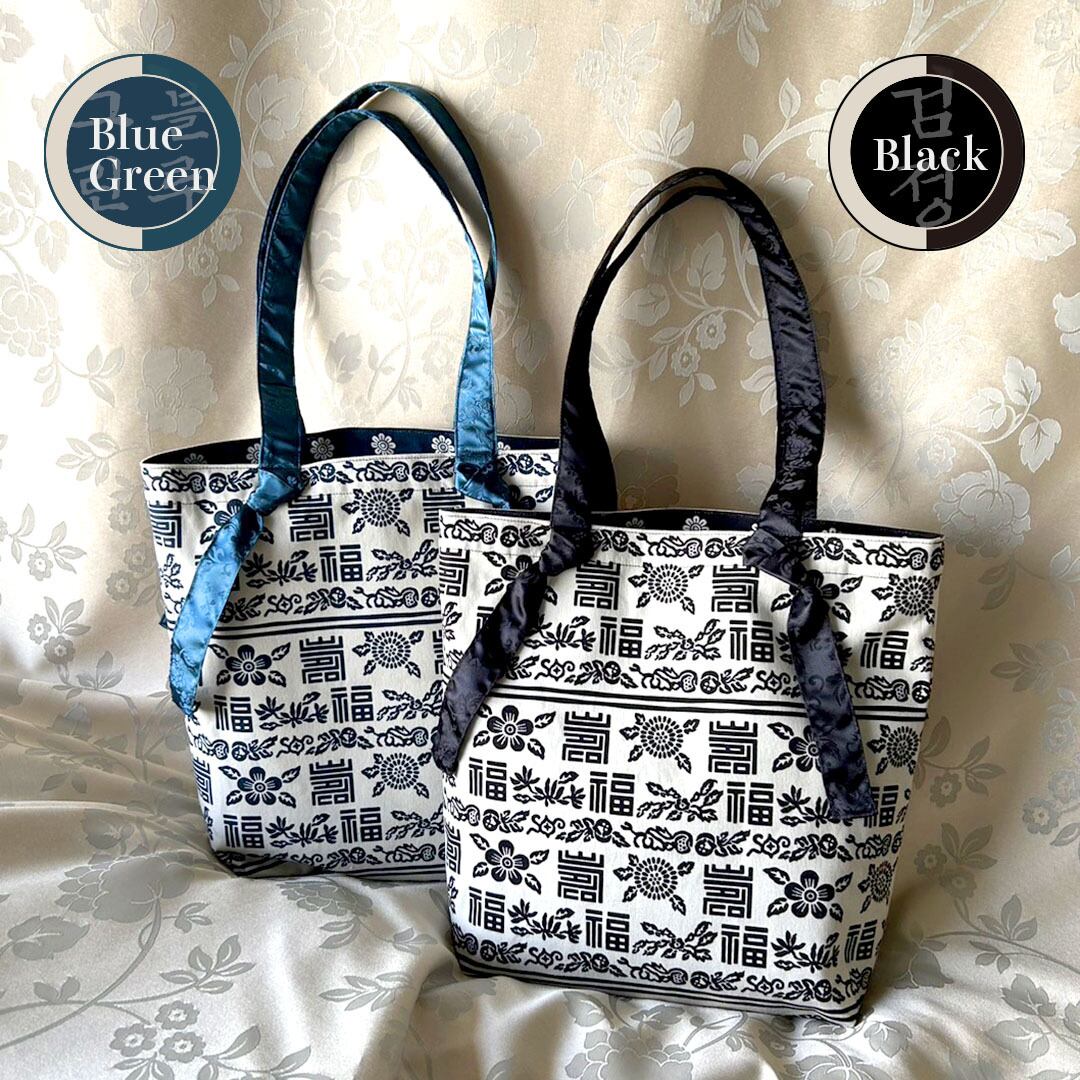 伝統的なデザインのトートバッグ