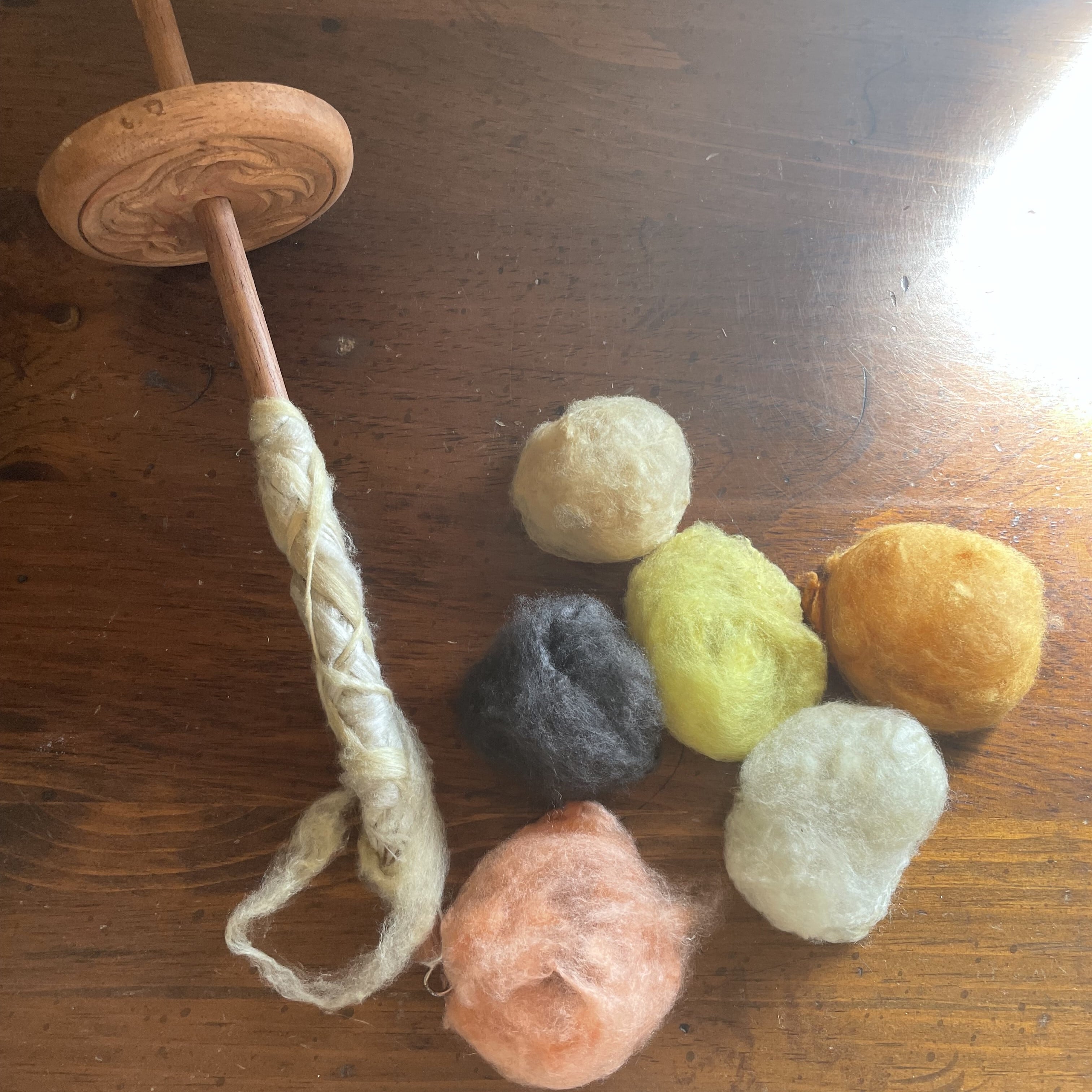 絹真綿の糸紡ぎセット | Silk Mawata Spinning Set with Wooden Spindle