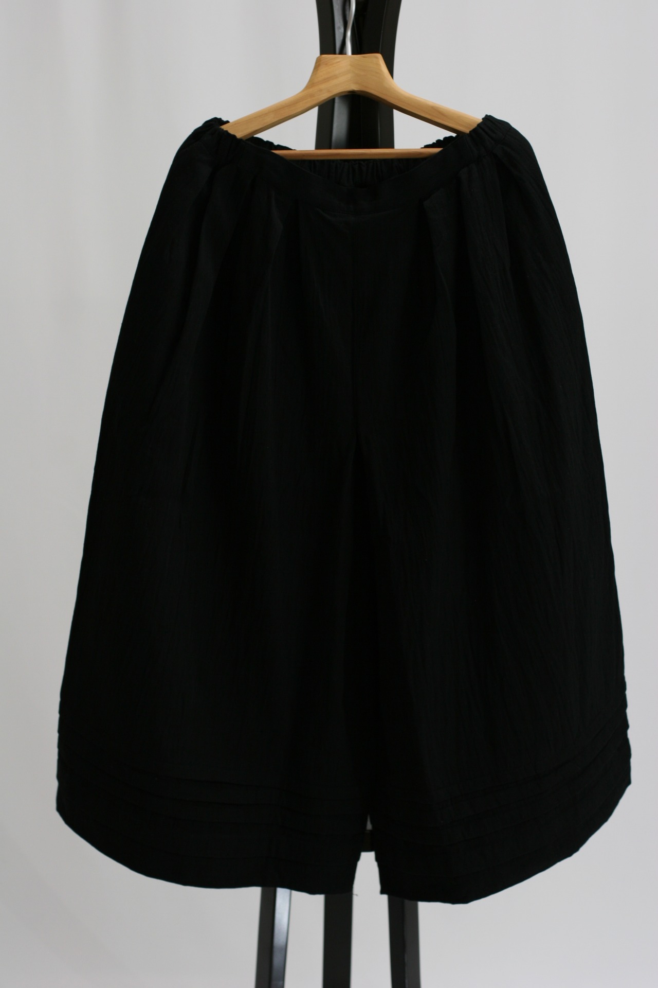 【ROBE de PEAU】Wide tuck culottes（RS018）