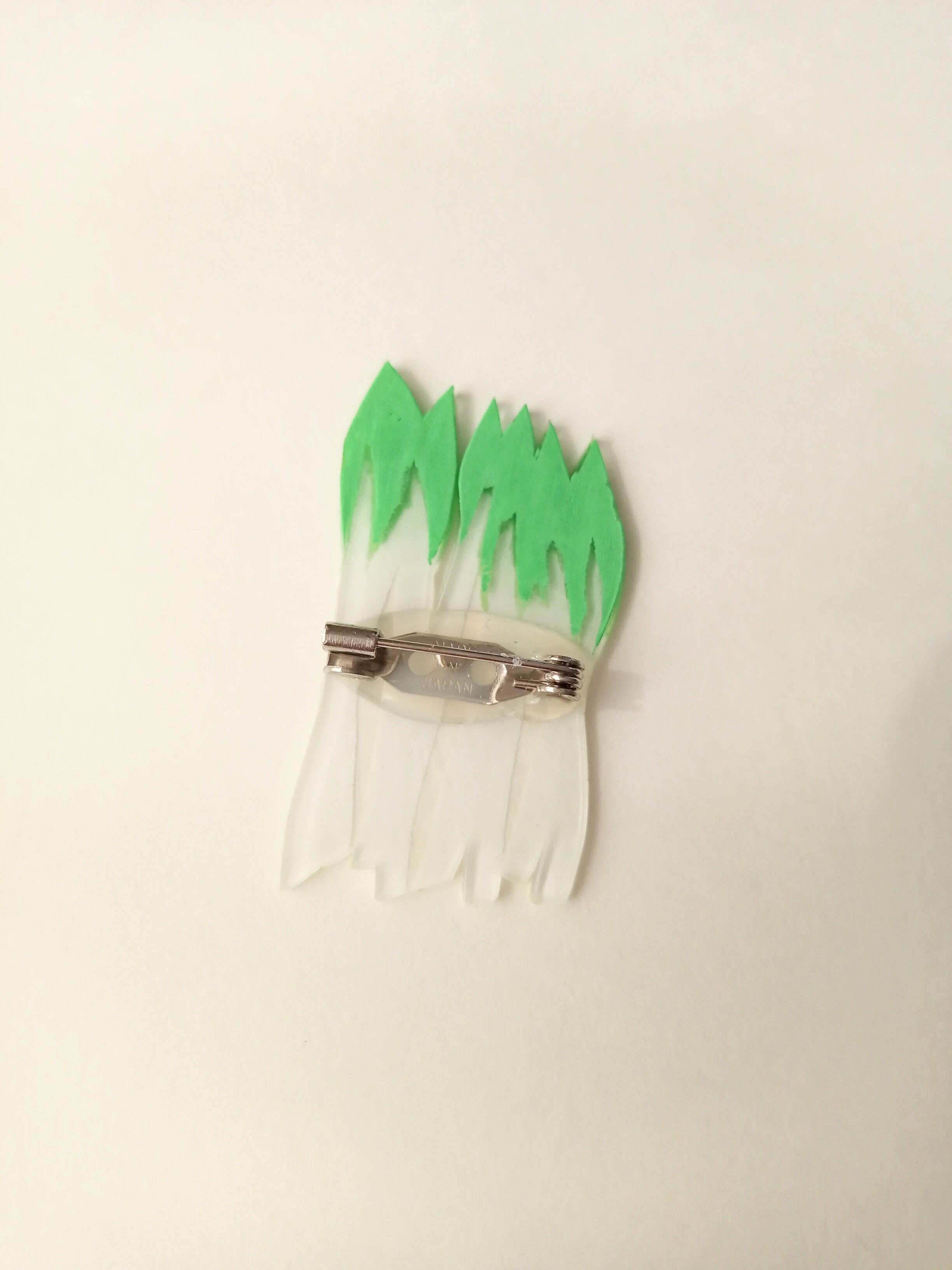 ヘンテコ ブローチ 「うるい」