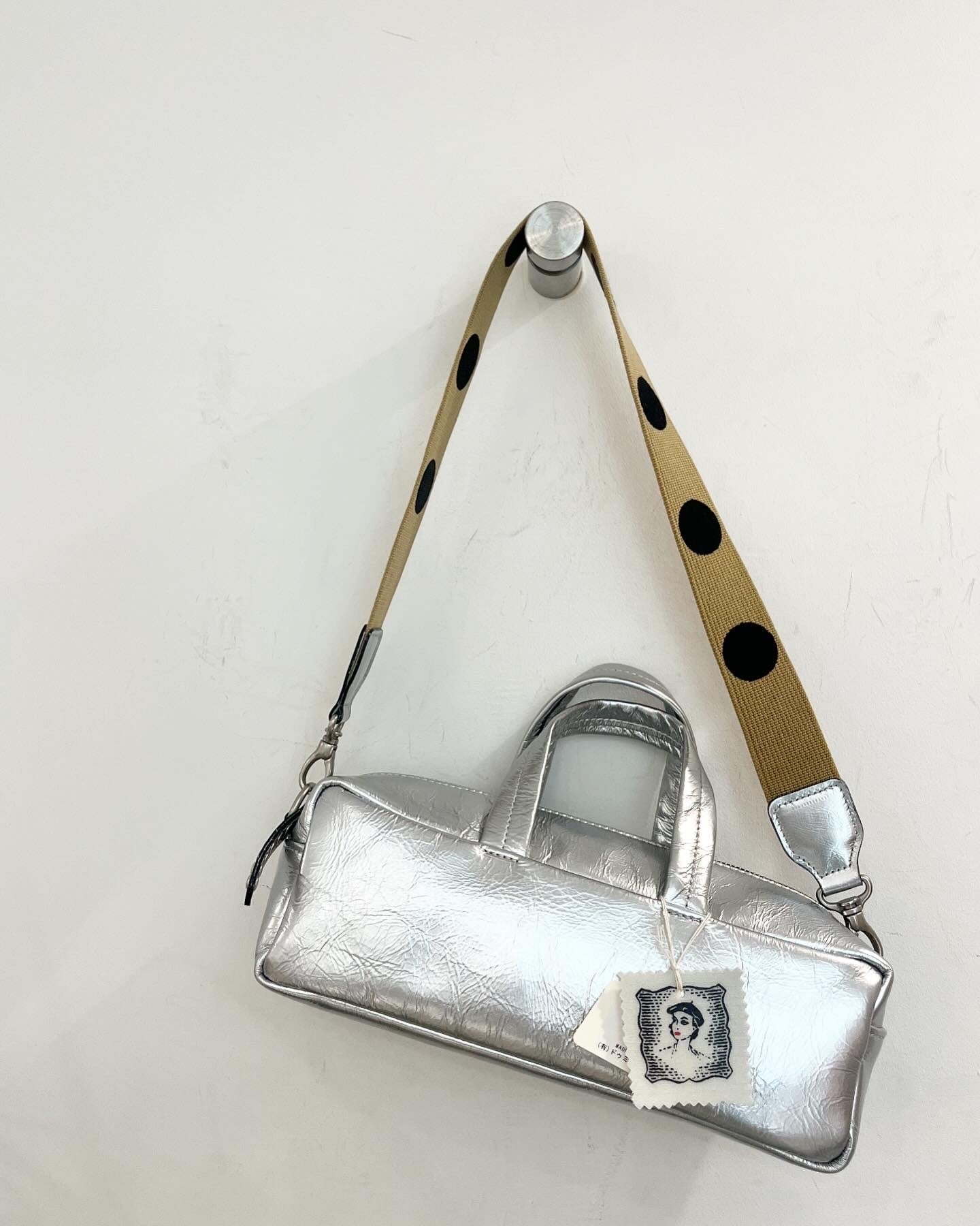 DEUX MILLE ドゥミル 2wayエナメル横長ボストン[SILVER] 再入荷！DEUX MILLE ドゥミル 2wayエナメル横長ボストン[SILVER] | Pay ID