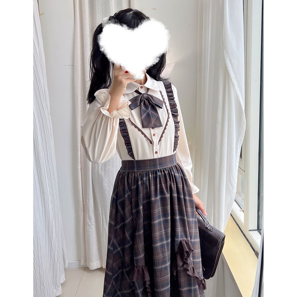 チェックメイトセット エレガントフリルショルダーチェックスカートセットアップ：トップス