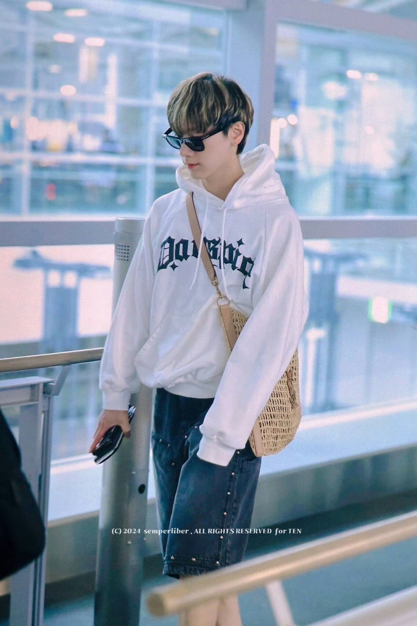 VAWS Logo Hoodie(White) Lサイズ 商品詳細ページ | Vaundy ONLINE STORE | VAWS Logo Hoodie [White]