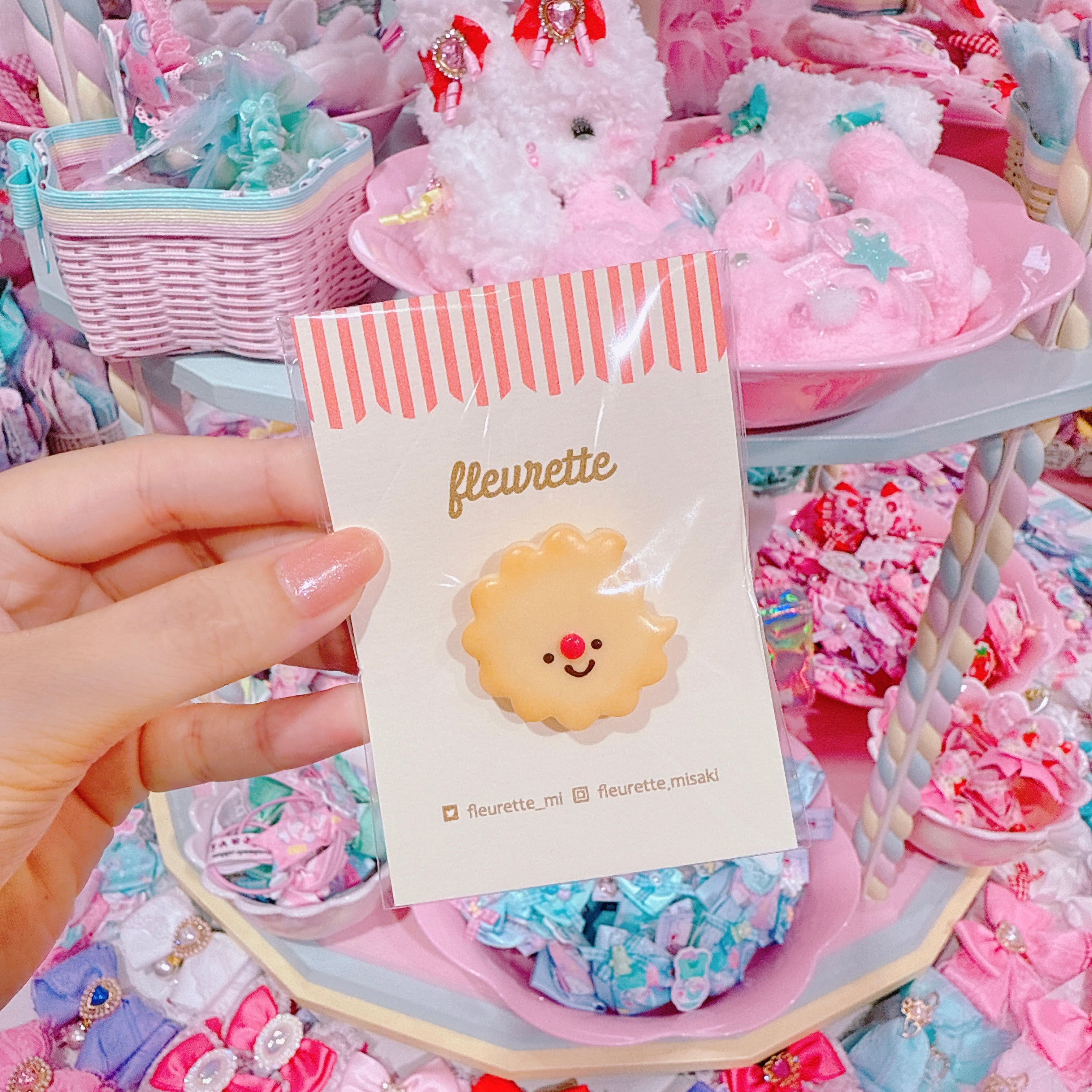 【D1】3-1かじりかけクッキーのブローチ