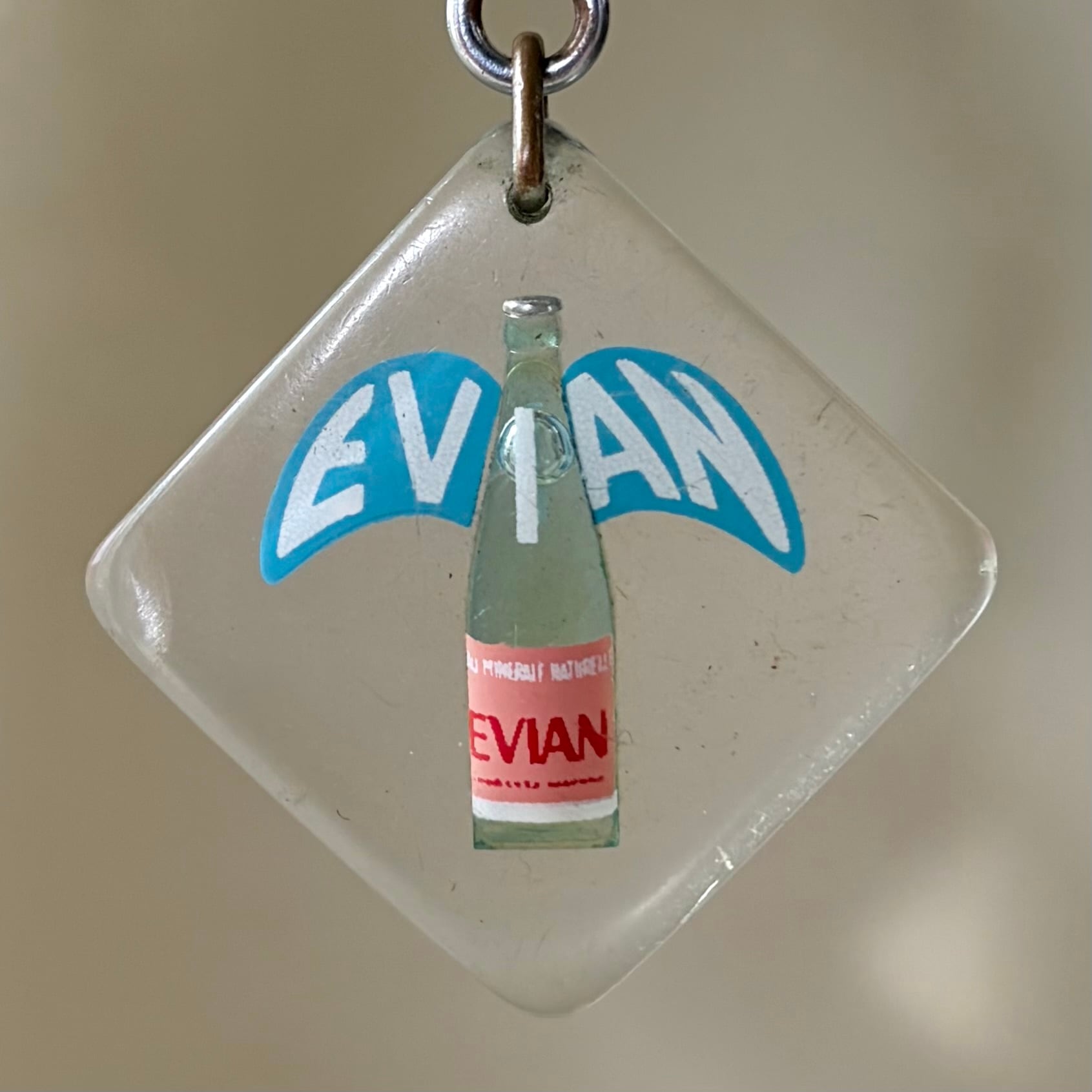 EVIAN エビアン 天然水 青ピンク ブルボンキーホルダー | ブルボン