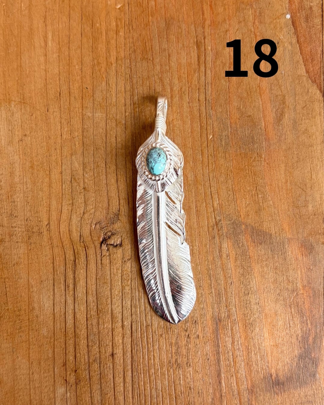 【NEWカラー入荷！】上銀銀縄天然ターコイズ付き特大フェザー（左向き）