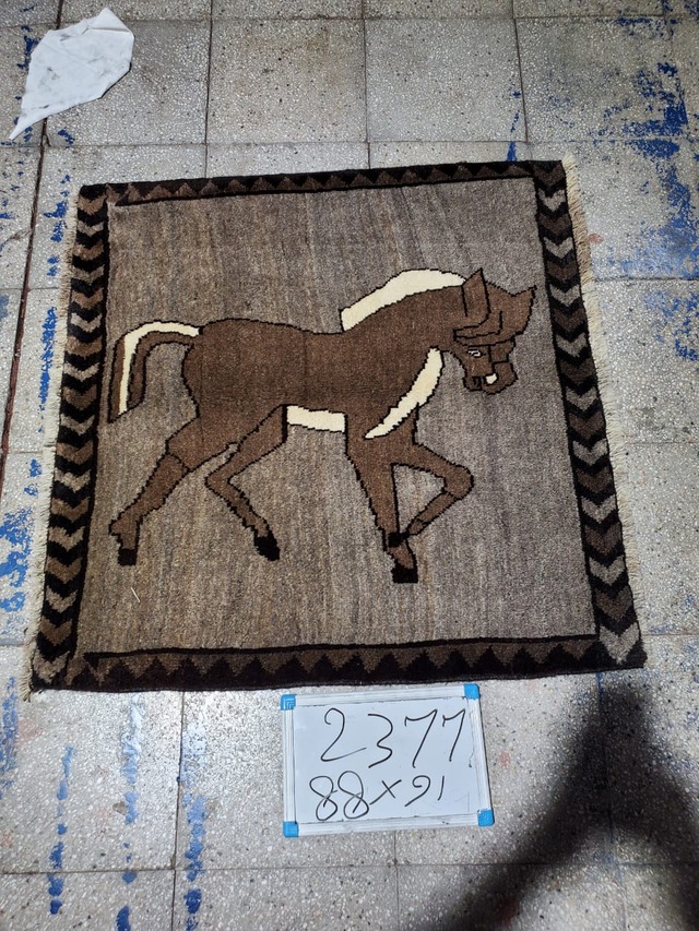絨毯クエスト79【No.189】Gabbeh　ギャッベ　※現在、こちらの商品はイランに置いてあります。ご希望の方は先ずは在庫のご確認をお願いします。