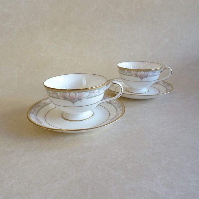 ノリタケ 淡い色の花カップ＆ソーサー　2客セット