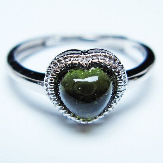 モルダバイト リング モルダウ石 指輪 ハート フリーサイズ 12号 一点物 メール便可 [M便 1/20] 199-609