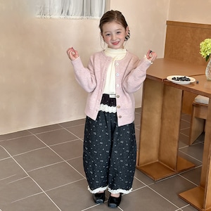 秋優しいピンクカーディガン