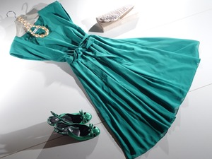 ★XL☆鮮やか緑共布ベルト付ロング丈のワンピ(OPN6897) 