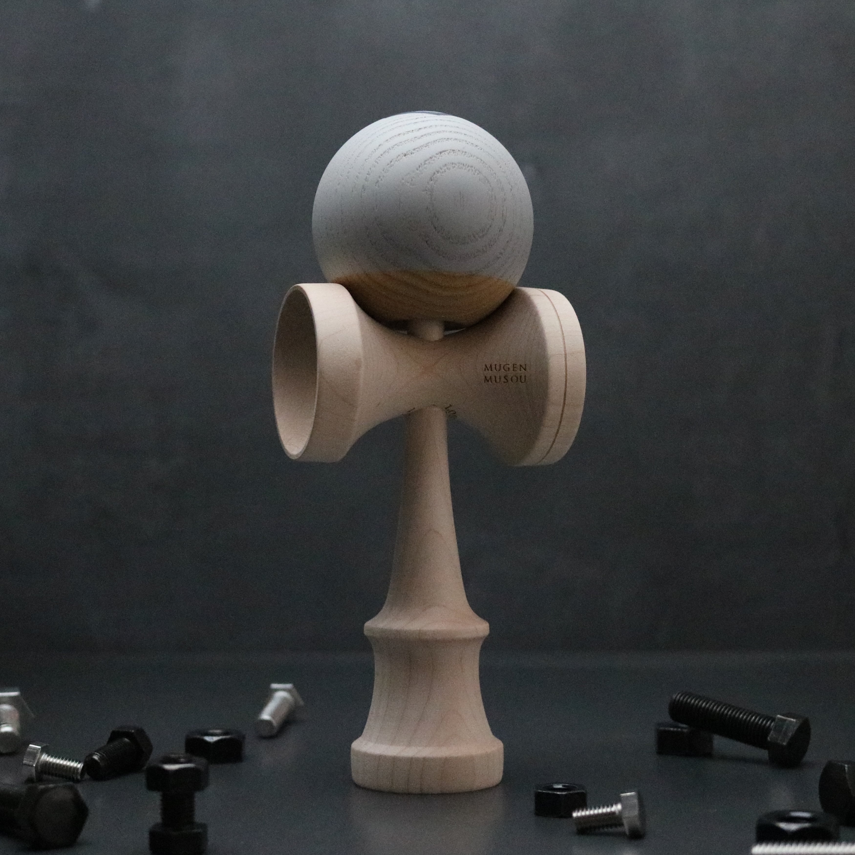 稀少再入荷】リシェイプ5 大空REShape5 赤＆白☆けん玉☆山形工房