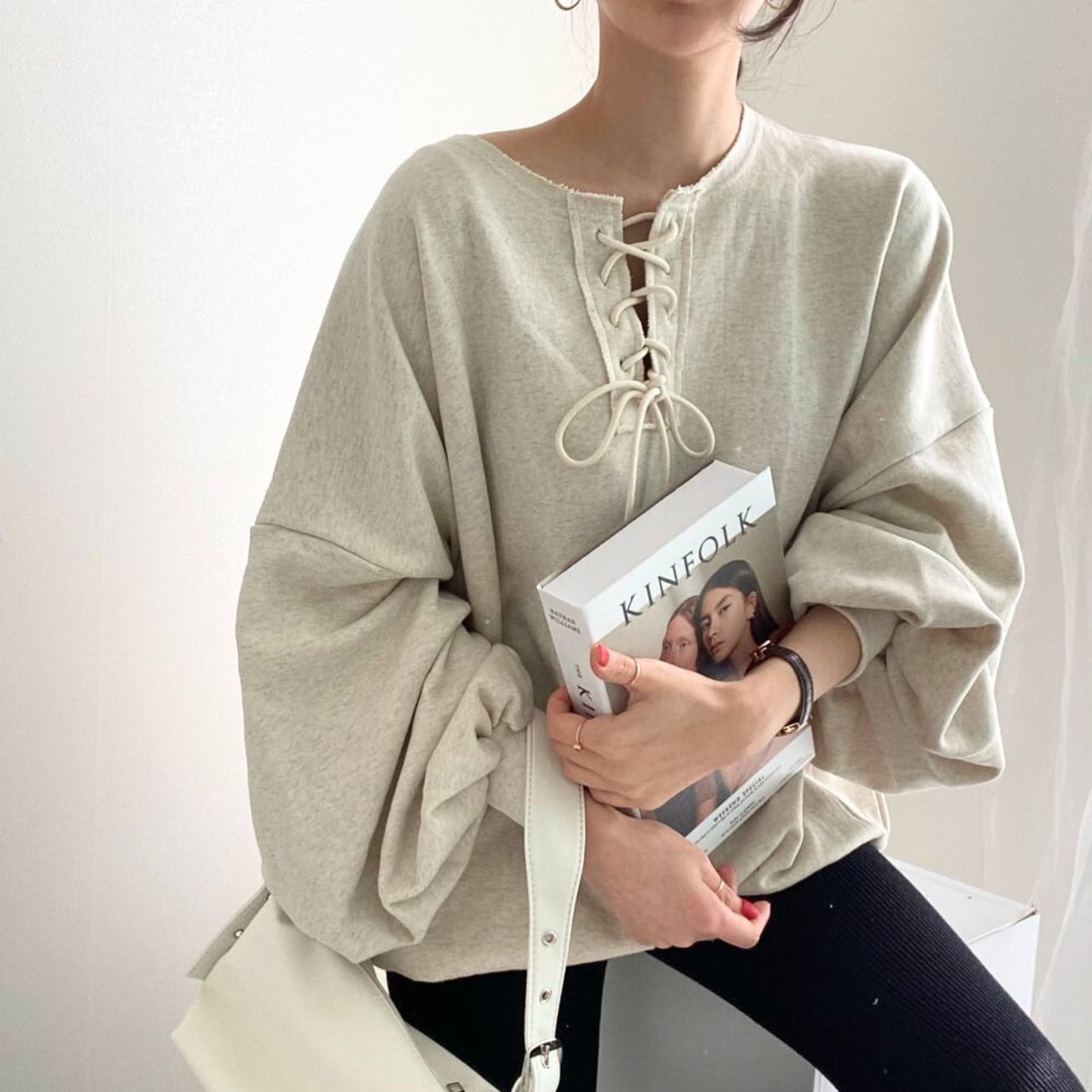 Lace-up lantern sleeve top in 2 colors S1590