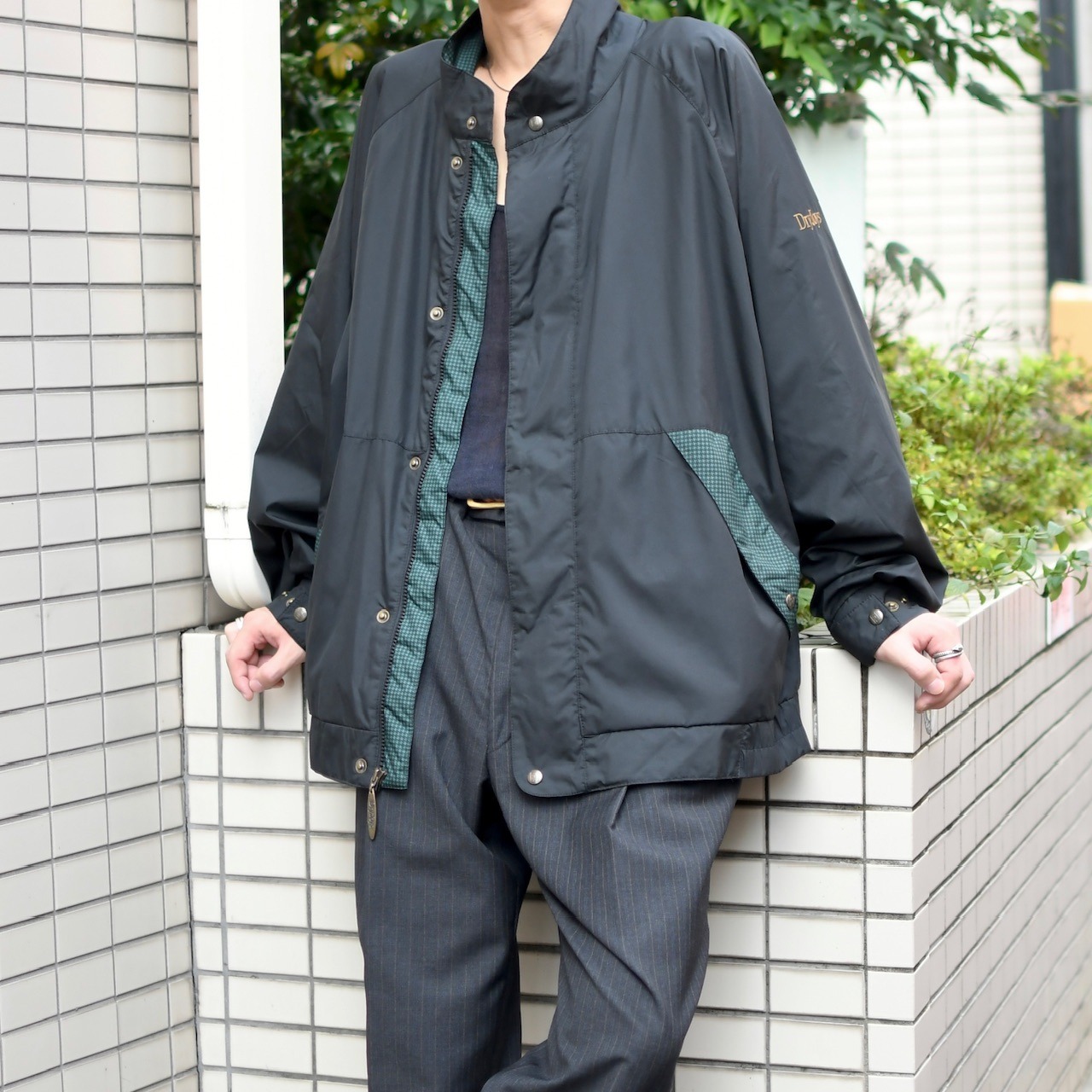 Dryjoys switching design nylon jacket