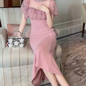 【送料無料】 ロングドレス 衣装 ペンシル ミモレ Aライン フレア プルオーバー 半袖 ネックレス風 チョーカー 飾り 装飾 レース 異素材切り替え ドッキング 透け感 シースルー エレガント 可愛い 大人可愛い きれいめ シンプル カジュアル シック コンサバ 華やか 大人 上品 おしゃれ お洒落 主役級 こなれ感 高見え 高級感 フェミニン 夏 20代 30代 レディース 女性用 結婚式 二次会 パーティ 演奏会 ファッション 体型カバー 美脚 脚長 定番 垢抜け 存在感 ピンク ニュアンスカラー