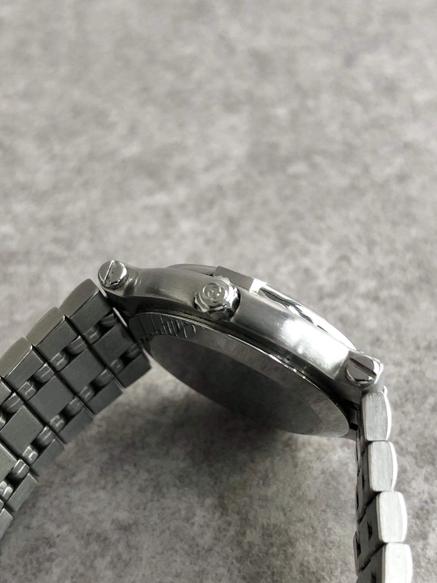 GUCCI グッチ 腕時計 シルバー GG ステンレススチール 9100L vintage