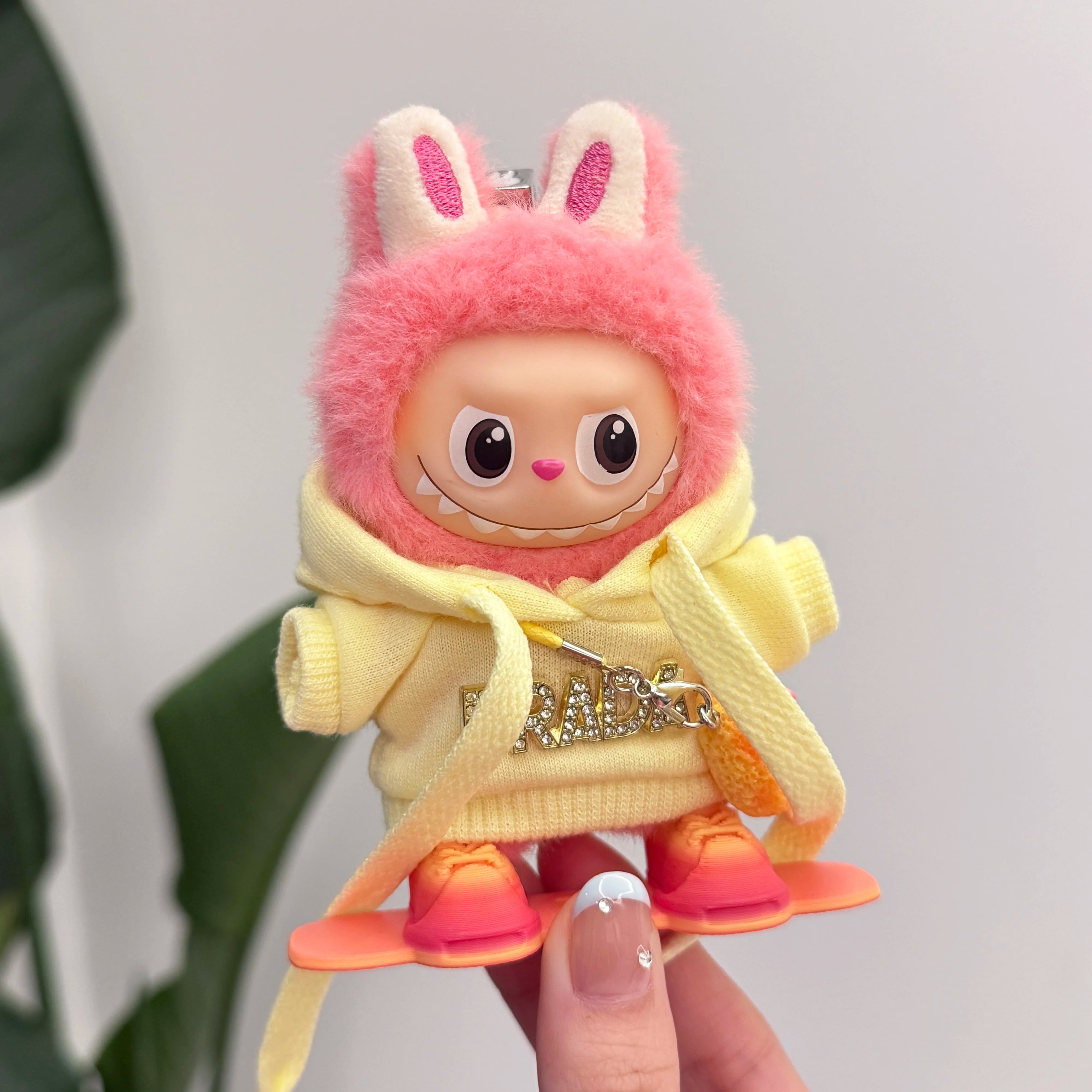 The monsters 4.0専用 10cm 元気なイエロー パーカー+スニーカー+エビフライショルダー フルセット 爽やか スポーティ 可愛い 高品質 春夏コーデに