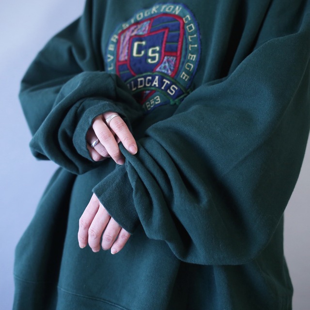 "刺繍"  one point big logo design XXL over silhouette sweatshirt