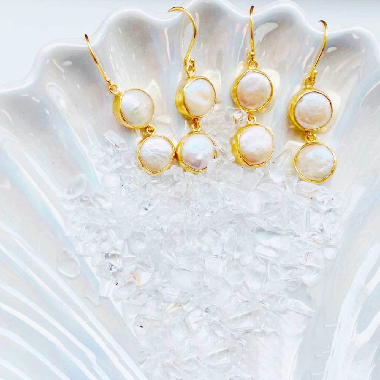 揺れるダブルパールピアス(イヤリング変更可)