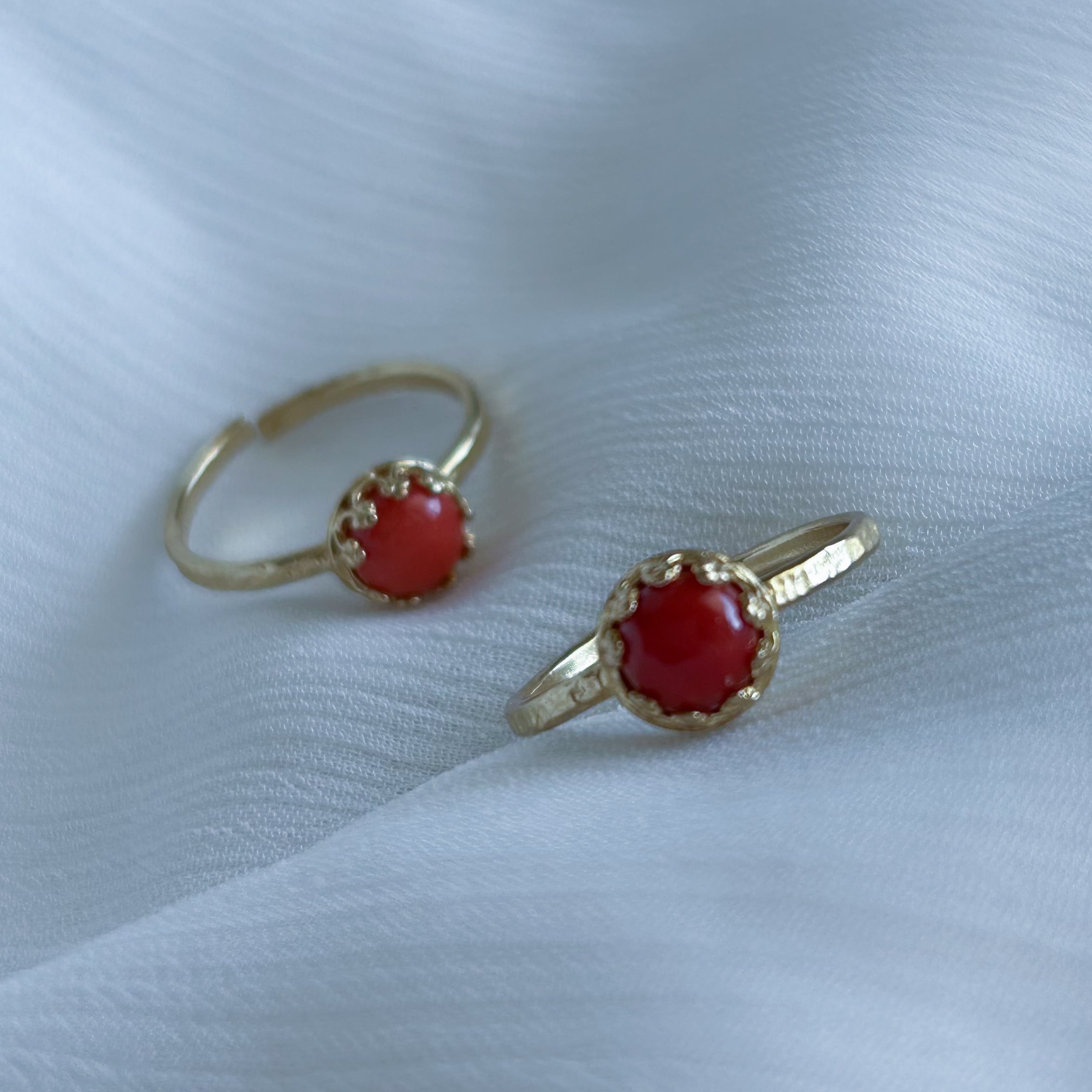 真鍮｜本珊瑚(サンゴ) 天然の緋色は人を惹きつける 鮮やかな赤リング