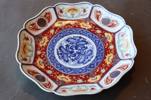 大聖寺伊万里 色絵 花丁子壽文 輪花 中皿 約八寸/Daisho-ji Imari medium size plate 大聖寺伊万里 色絵 花丁子壽文 輪花 中皿 約八寸/Daisho-ji Imari medium size plate
