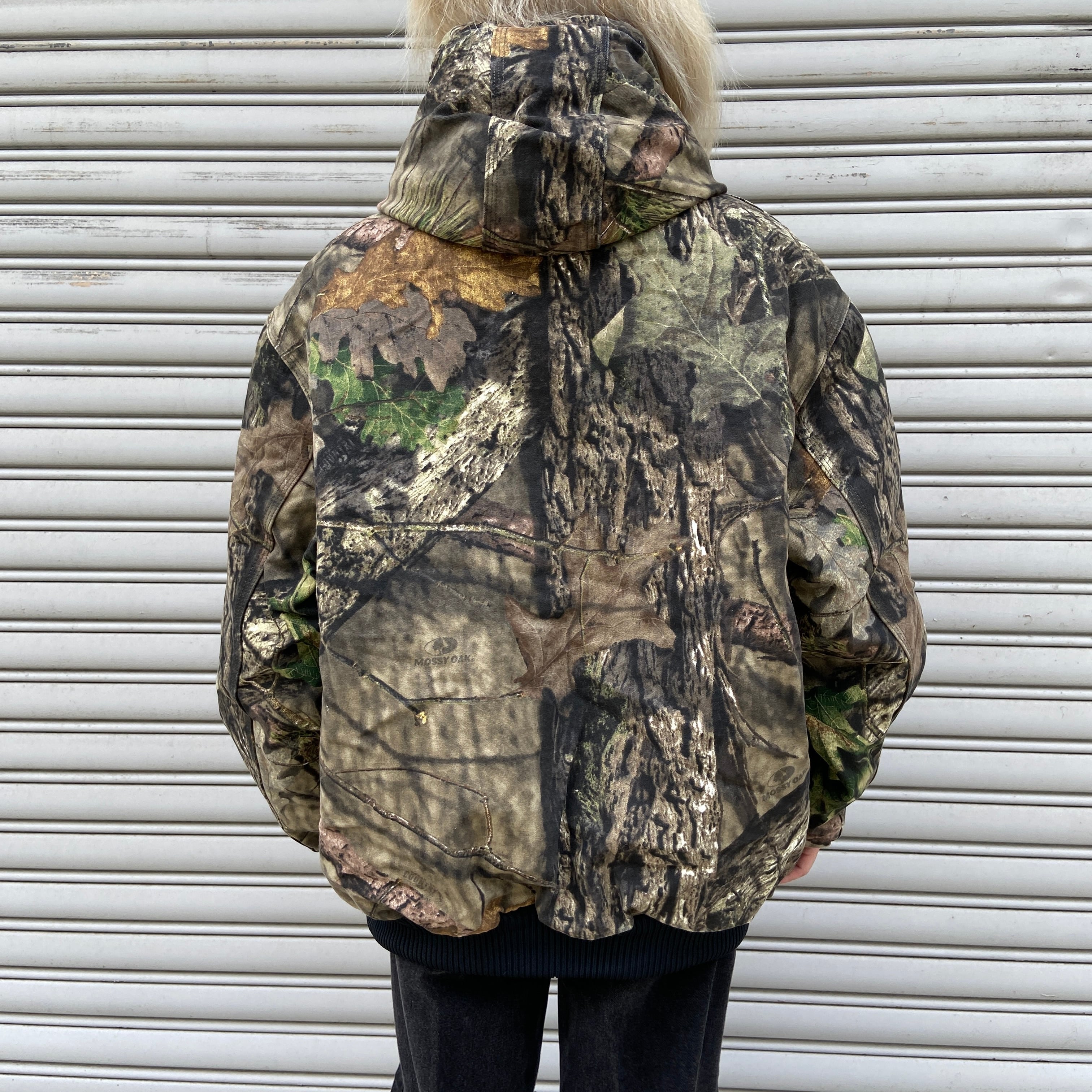 美品 Carhartt リアルツリー アクティブジャケット UFCW J221 美品 Carhartt リアルツリー アクティブジャケット UFCW J221