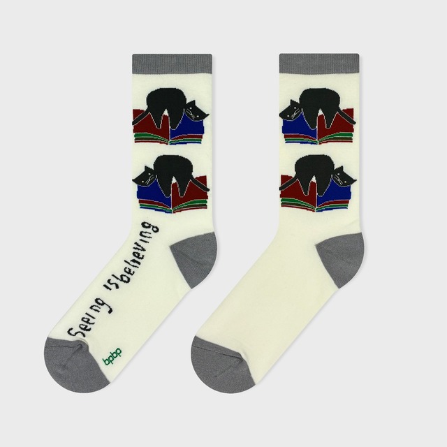 【JIN KITAMURA】北村人 SOCKS BLACK CAT ON BOOK ソックス 本の上の黒猫