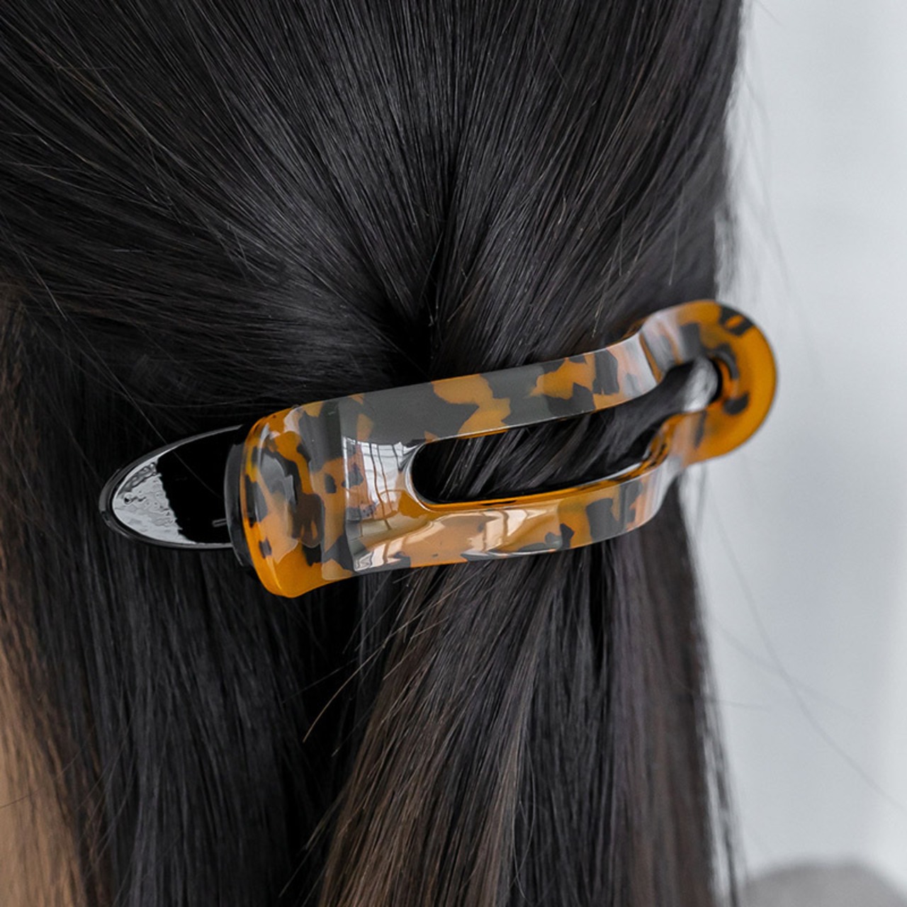 【ネコポス便】ヘアクリップ アーチクリップ 大きめ しっかり留まる 3色展開 べっ甲風 マーブル 大理石風 ウェーブ ニュアンス 艶 まとめ髪  2593
