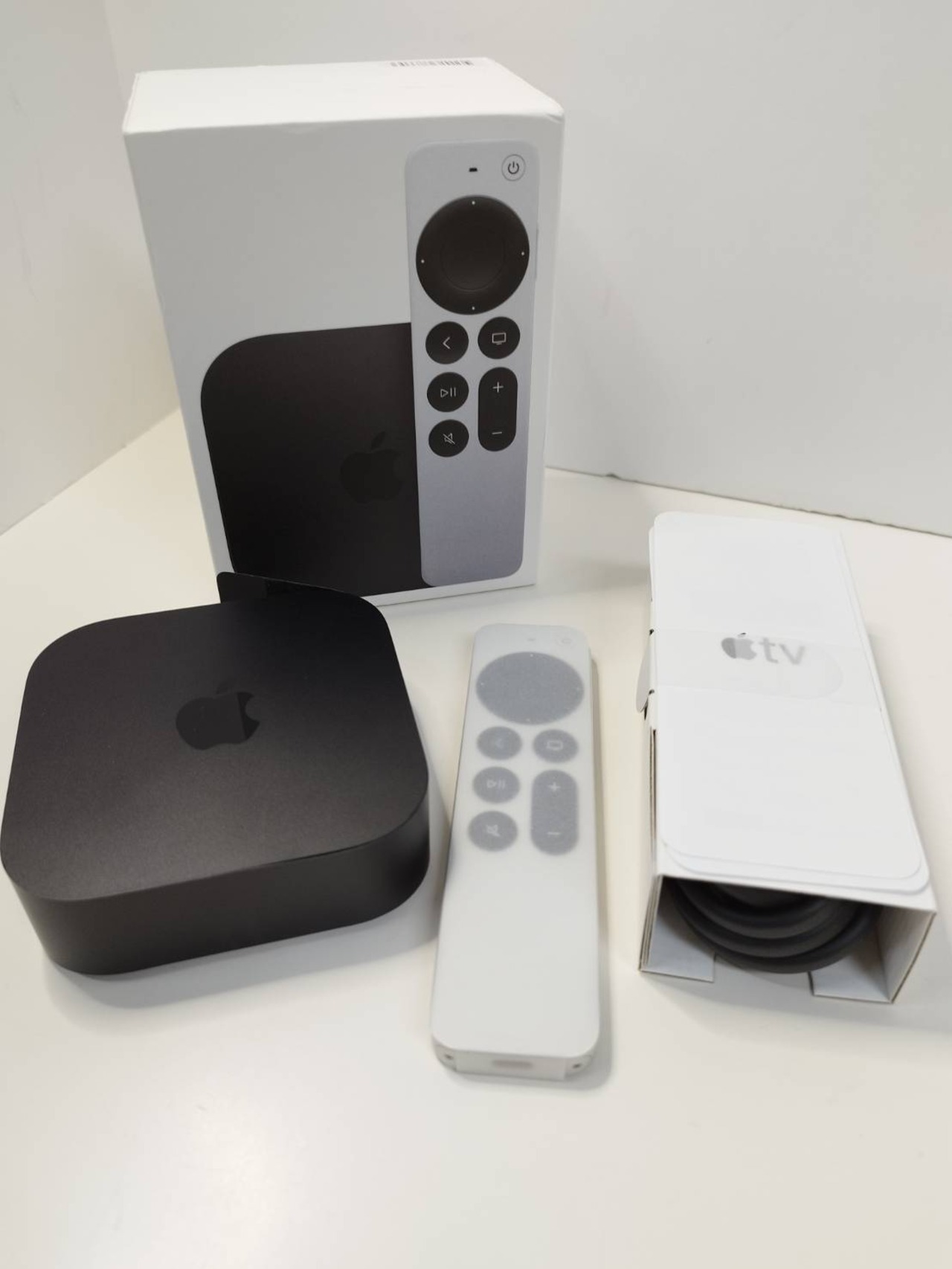 Apple TV 4K 第3世代/128GB/A2843/Wi-Fi+Ethernet〈MN893J/A〉 | 中古  