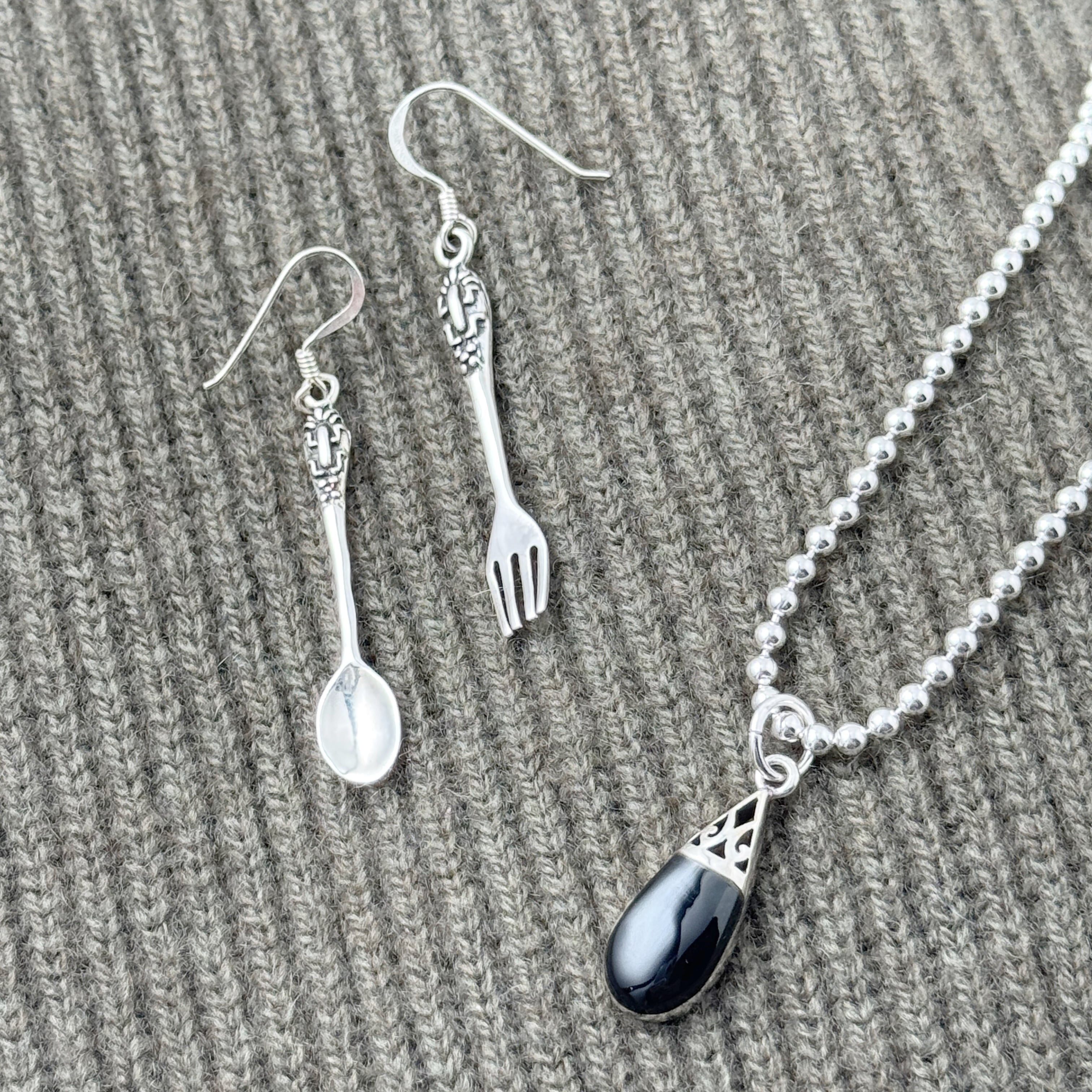 食いしん坊 フックピアス （スプーンとフォーク） | 【公式通販】鎌倉