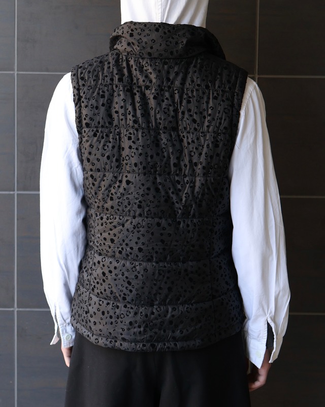 All-over pattern down vest