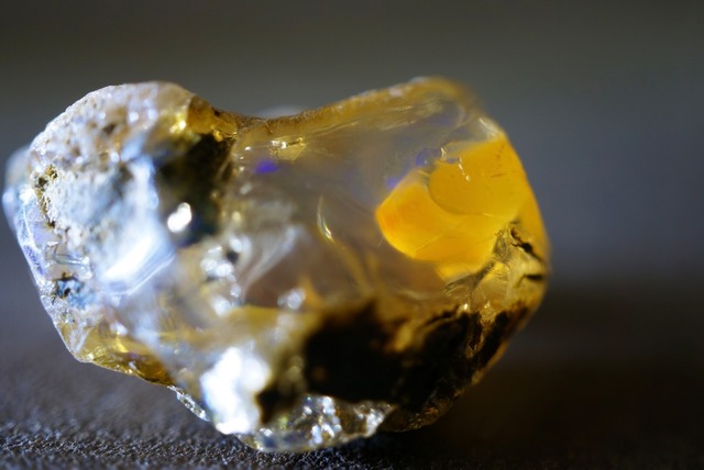 エッグ・イン・オパール Opal Egg 1330